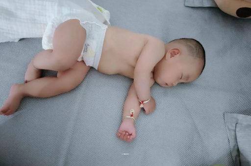 新余怀孕多久会显肚子